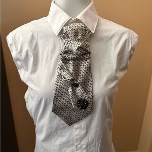 🚫🚫🚫🚫SOLD!!!!Women’s White Dress Shirt with Black Patterned Tie🚫🚫🚫🚫🚫